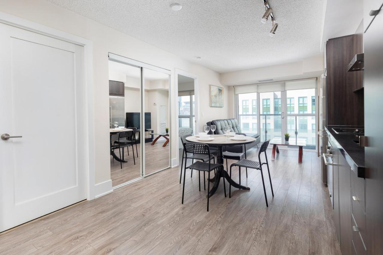 Across From The Cn Tower, Metro Toronto Convention Centre And Rogers Centre In Downtown Toronto Core Apartment Luaran gambar