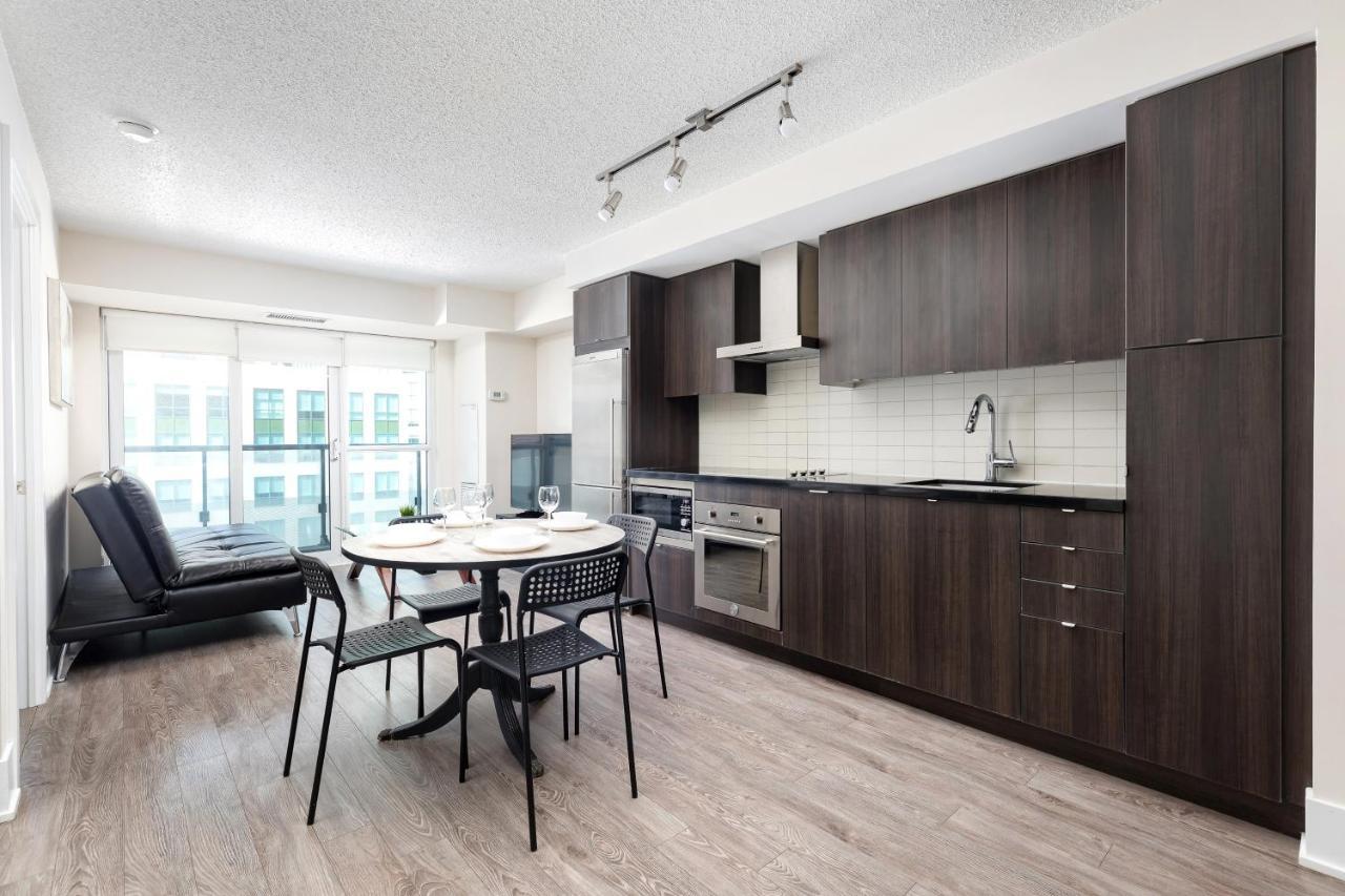 Across From The Cn Tower, Metro Toronto Convention Centre And Rogers Centre In Downtown Toronto Core Apartment Luaran gambar