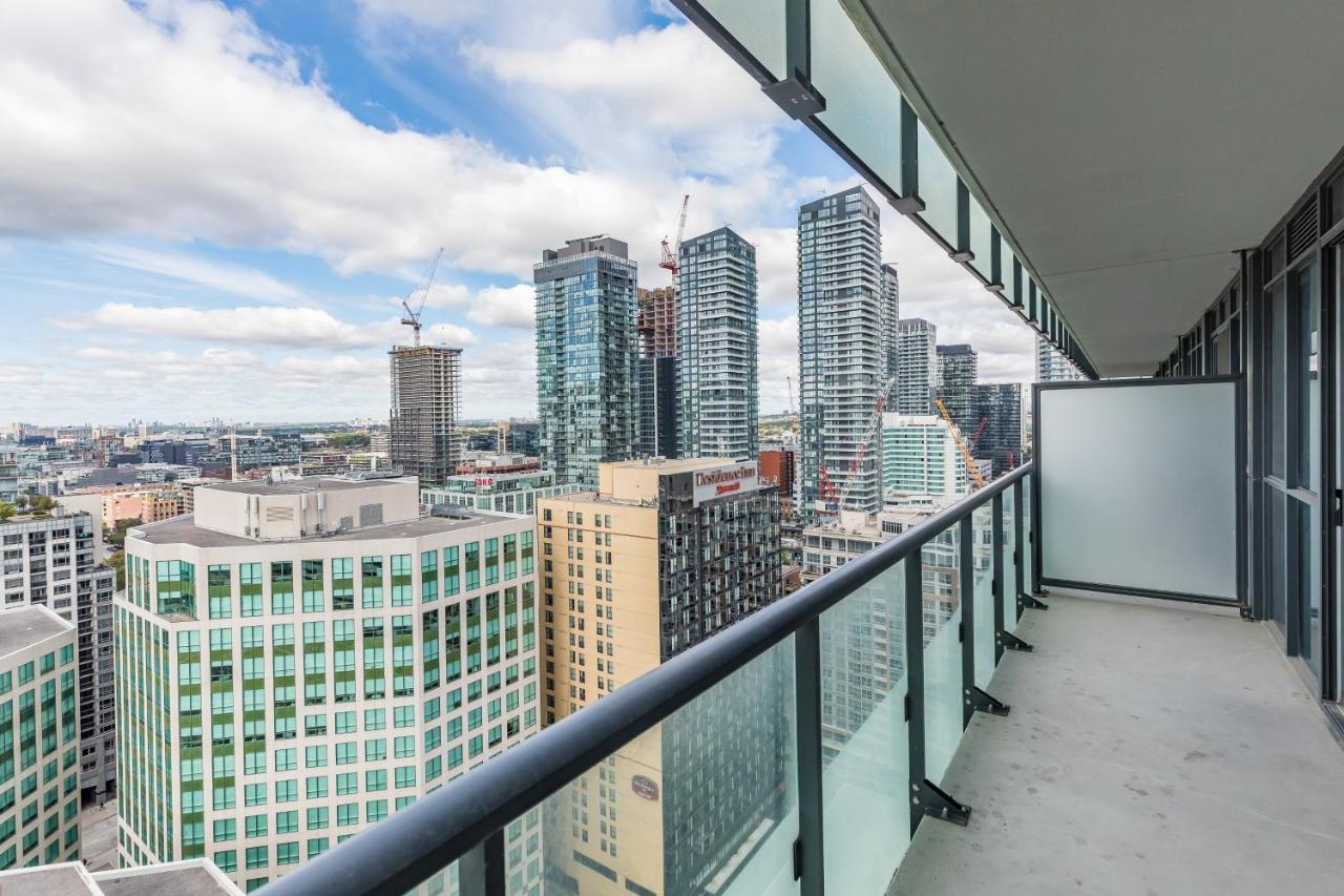 Across From The Cn Tower, Metro Toronto Convention Centre And Rogers Centre In Downtown Toronto Core Apartment Luaran gambar