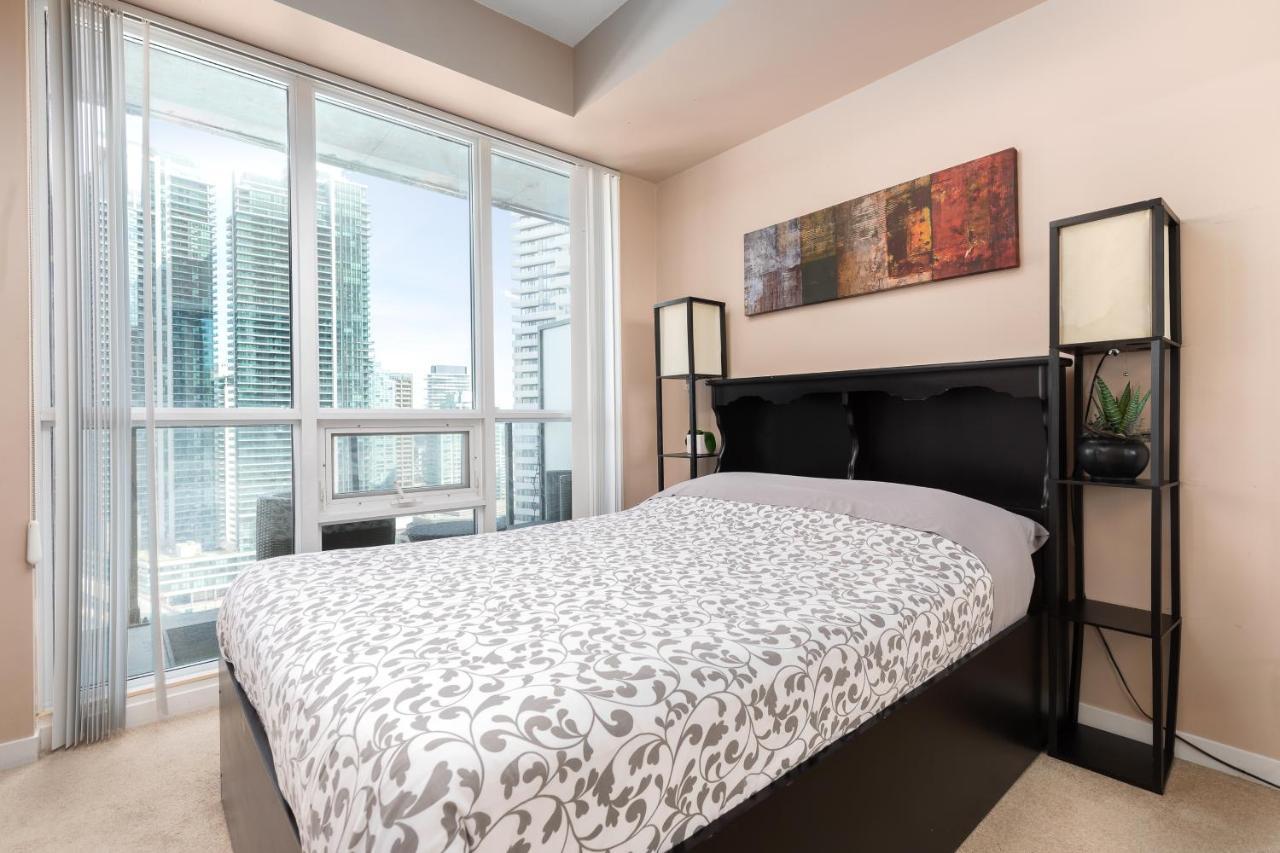 Across From The Cn Tower, Metro Toronto Convention Centre And Rogers Centre In Downtown Toronto Core Apartment Luaran gambar