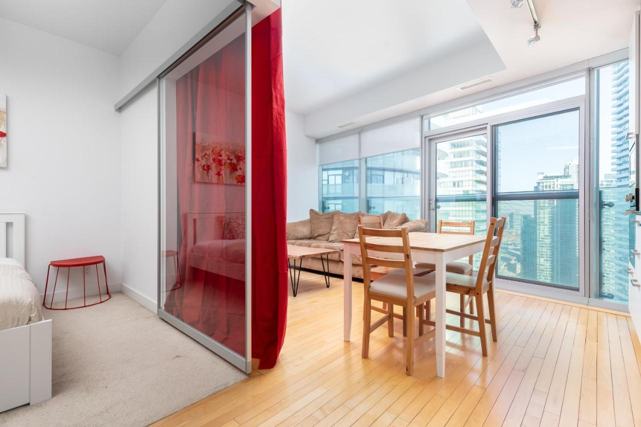 Across From The Cn Tower, Metro Toronto Convention Centre And Rogers Centre In Downtown Toronto Core Apartment Luaran gambar