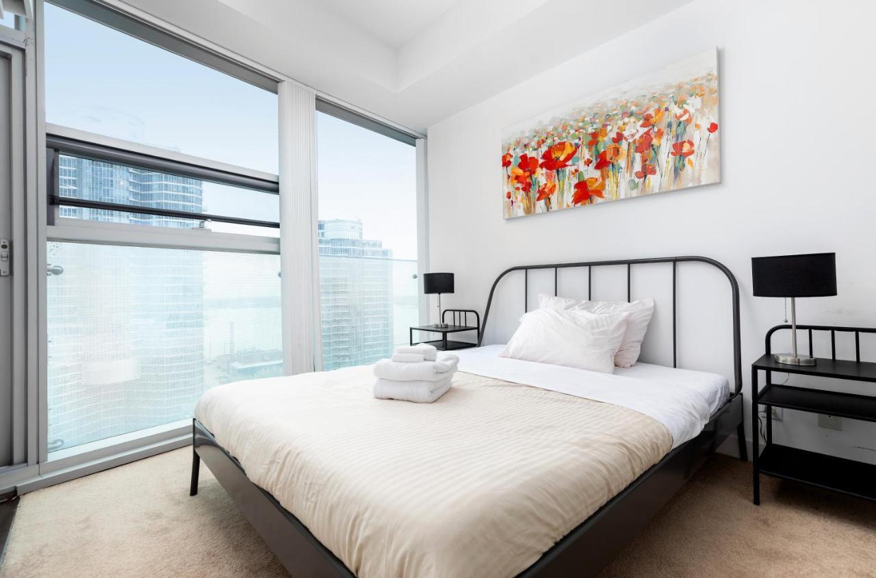 Across From The Cn Tower, Metro Toronto Convention Centre And Rogers Centre In Downtown Toronto Core Apartment Luaran gambar