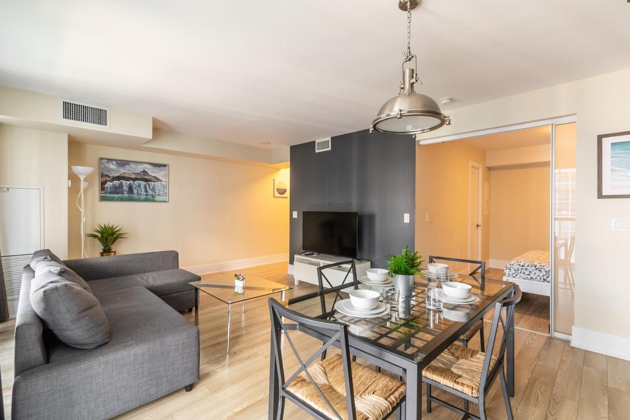 Across From The Cn Tower, Metro Toronto Convention Centre And Rogers Centre In Downtown Toronto Core Apartment Luaran gambar