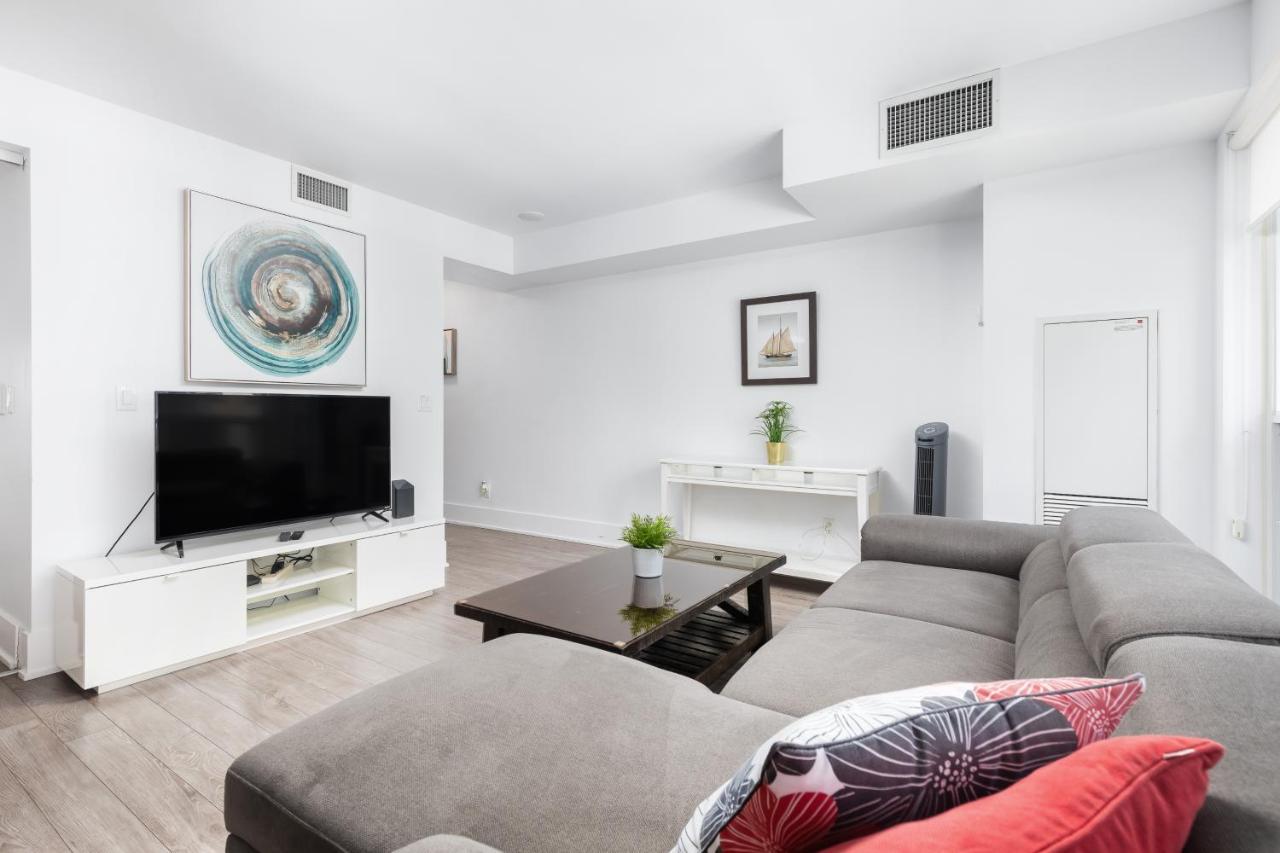 Across From The Cn Tower, Metro Toronto Convention Centre And Rogers Centre In Downtown Toronto Core Apartment Luaran gambar