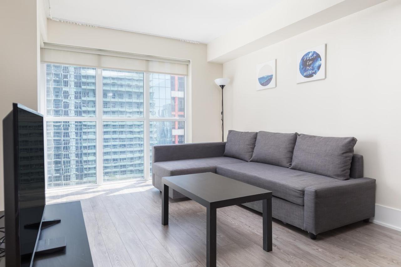 Across From The Cn Tower, Metro Toronto Convention Centre And Rogers Centre In Downtown Toronto Core Apartment Luaran gambar